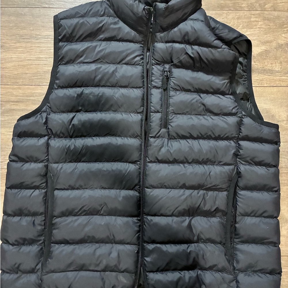 32 Degrees Men's Quilted Black Vest Heat